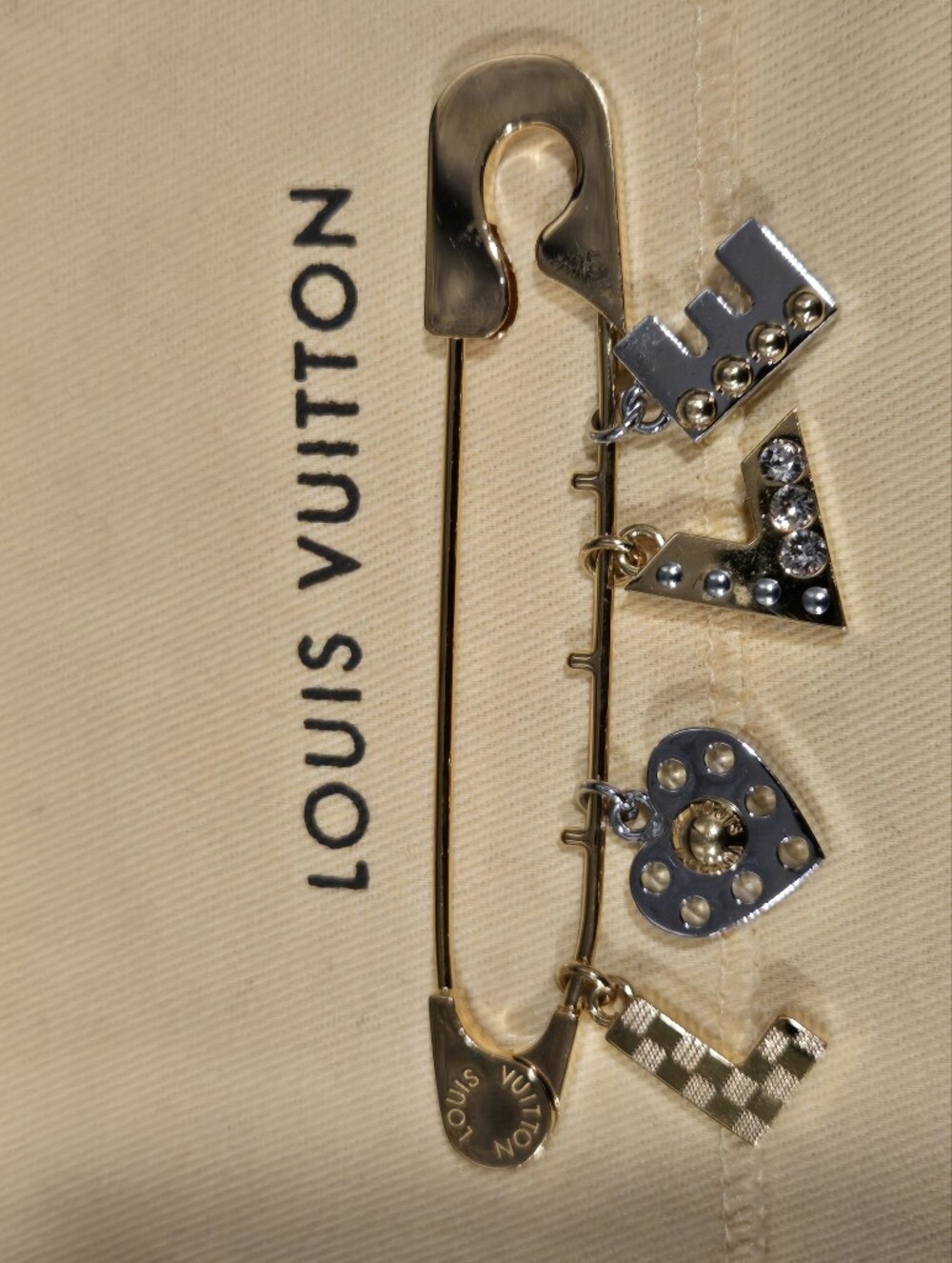 #135 - Louis Vuitton Brooch LOVE Safety Pin Motif M67035
